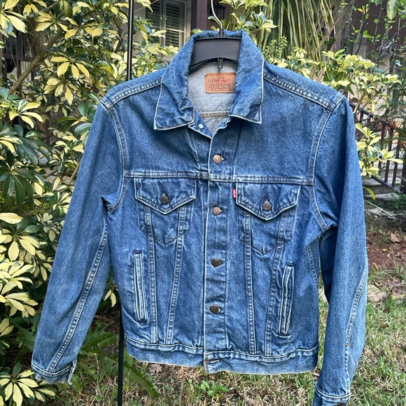 Women’s Levi denim jacket / jean jacket